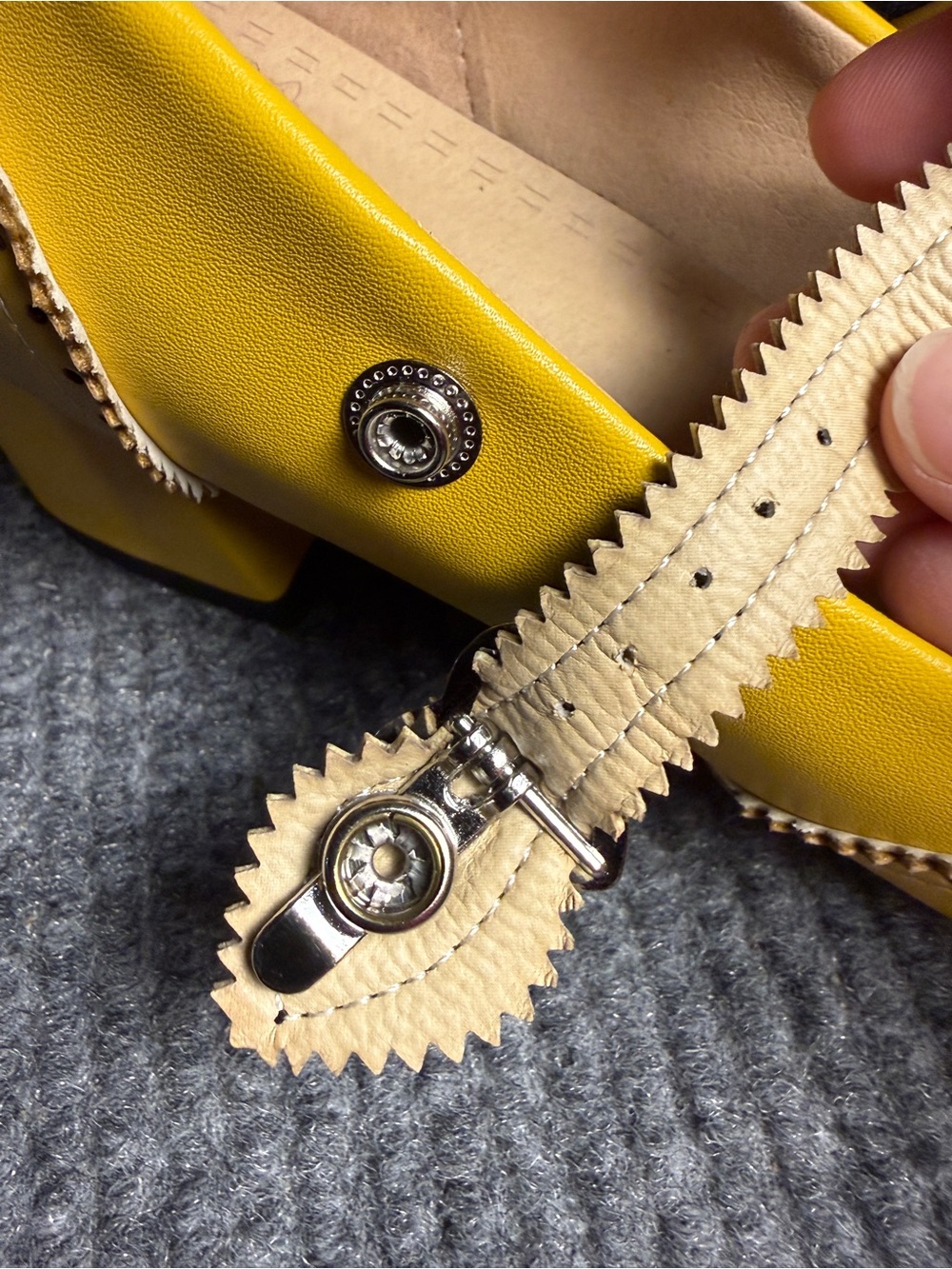 Women’s Yellow Mary Jane Brogue Block Heel Pumps Retro Style Size 40/9 - Picture 9 of 9